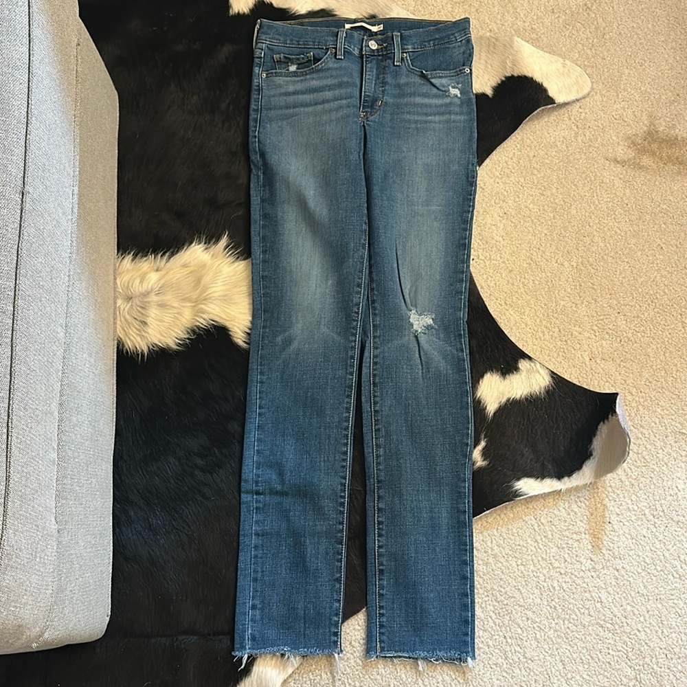 311 Levi’s Shaping Skinny 27